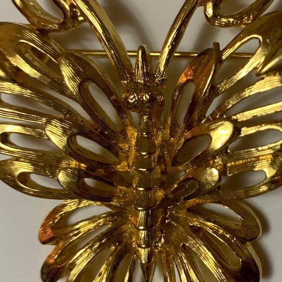Monet Stamped 1980's Butterfly Brooch, Gold Tone - Picture 2 of 2